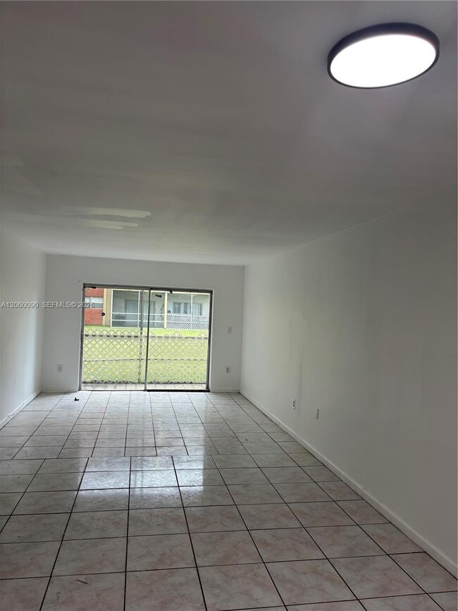 Photo - 3600 NW 21st St Unit 101