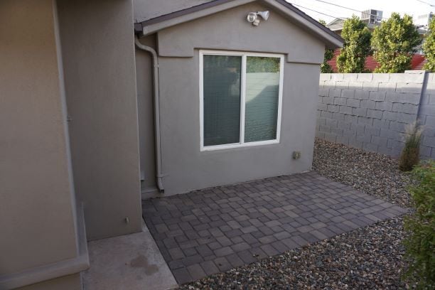Front patio - 2308 N 28th Pl Unit 3