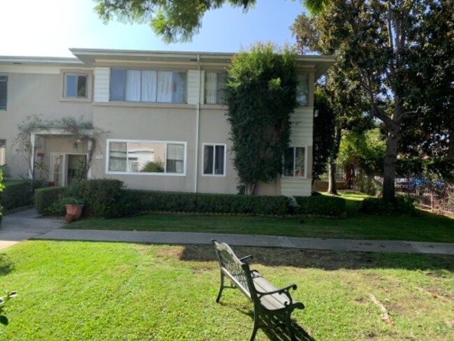 1214 S Bronson Ave