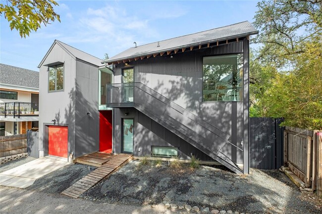Building Photo - 907 W Annie St Rental