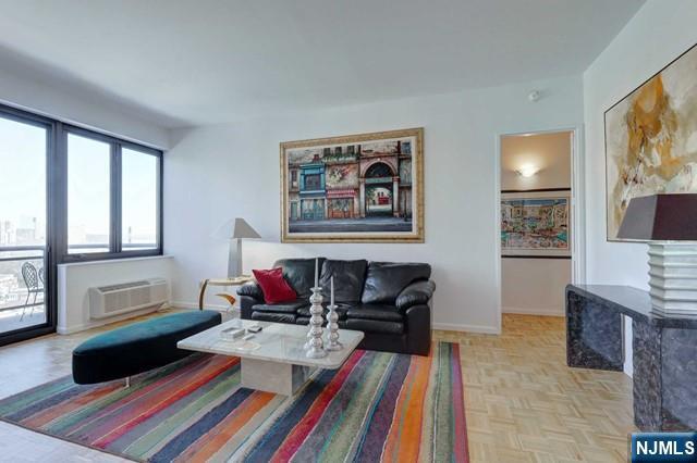 Photo - 100 Carlyle Dr Unit 17B-N