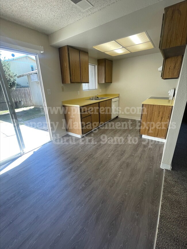 Photo - 3904 Plymouth Rd Unit 3904