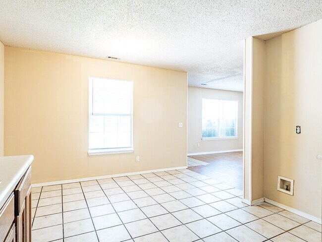 Photo - 306 Parkcrest Dr