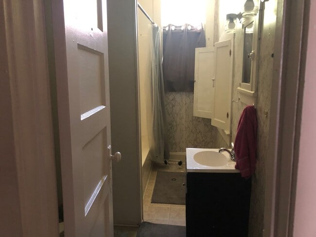 Photo - 5 BR / 2 BA House Near Bryan Park - Availa...