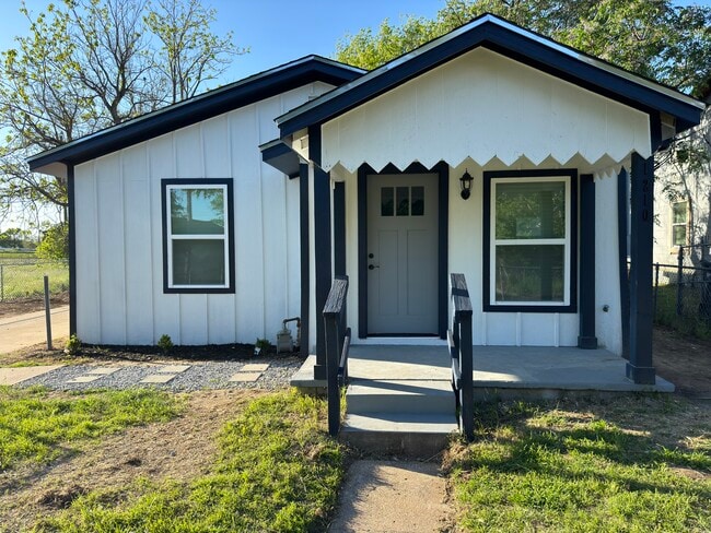 Building Photo - 1210 Southey St