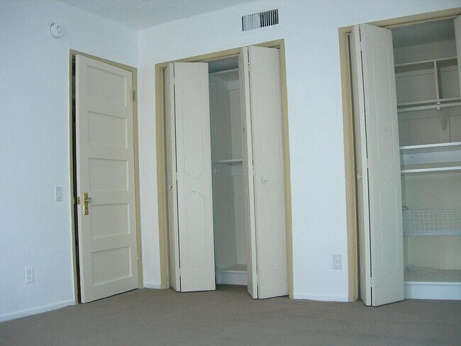 7270 Hillside Ave Unidad In hart of Hollywood 2 bedroom