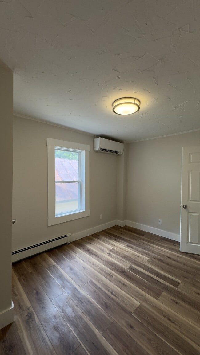 11 Gray St