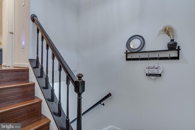 Photo - 3700 Roxbury Ln
