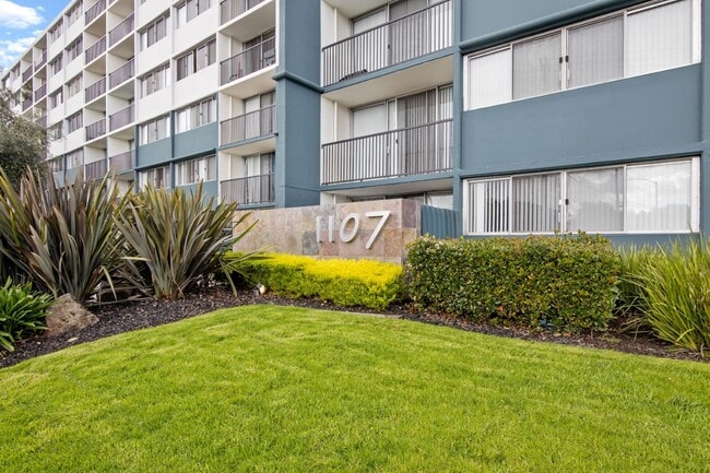 Avenue Two Apartments