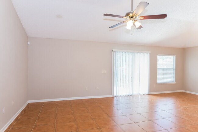 Photo - 8073 Leafcrest Dr