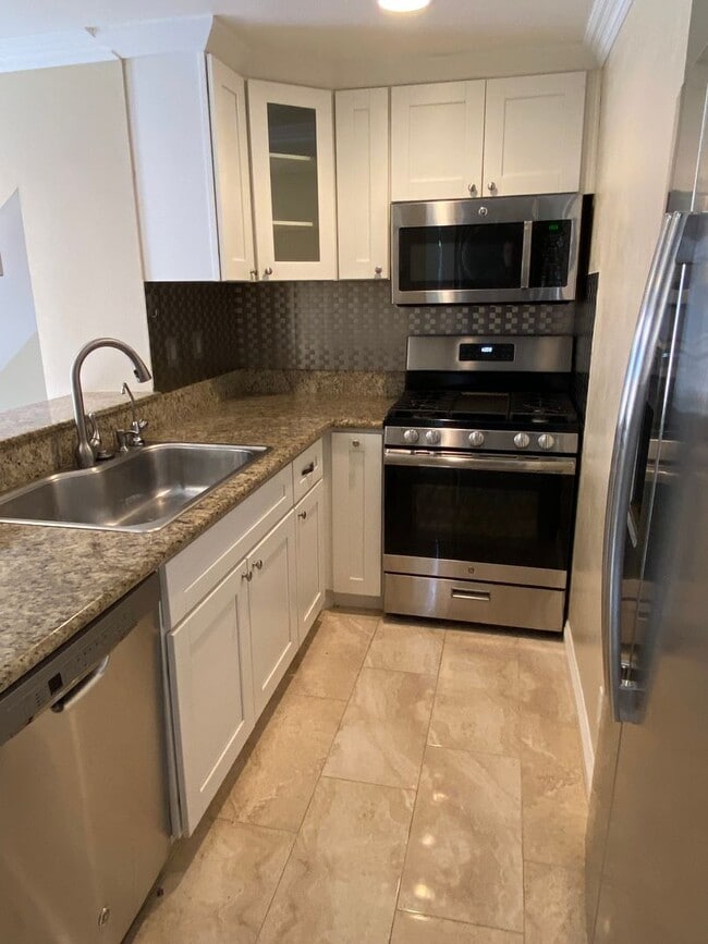 Photo - Attn Irvine! Remodeled Upper 2 bed, 2 bath condo