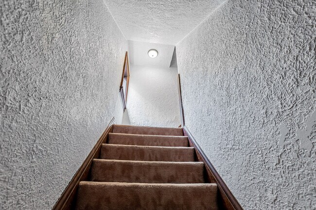 Photo - 2 Larkin Ave