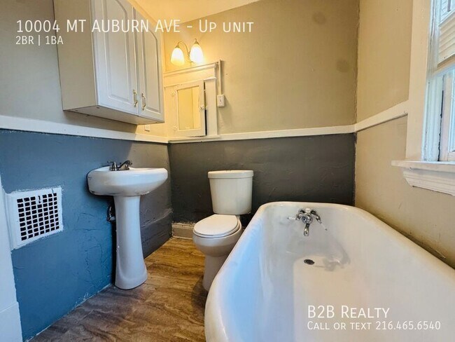 10004 Mt Auburn Ave Unit Up unit