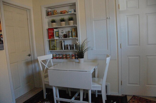 Photo - 411 W 19th St