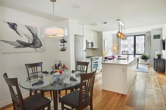 Building Photo - 23 W 116th St Unit 7G