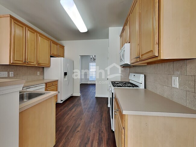 Photo - 37 Farm Brook Way