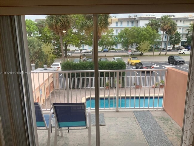 Building Photo - 2200 E Hallandale Beach Blvd Unit 212 Rental