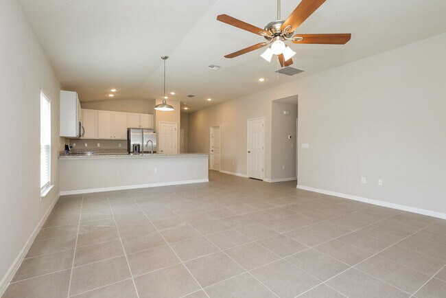 Photo - 1660 Redfin Dr