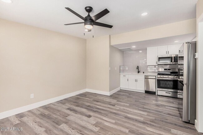 Photo - 3331 N 66th Pl Unidad 3