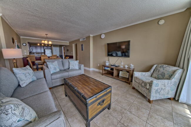 Building Photo - 7205 Thomas Dr Rental