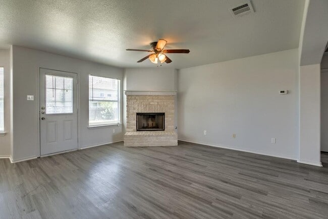 Photo - 1108 Blewett Dr