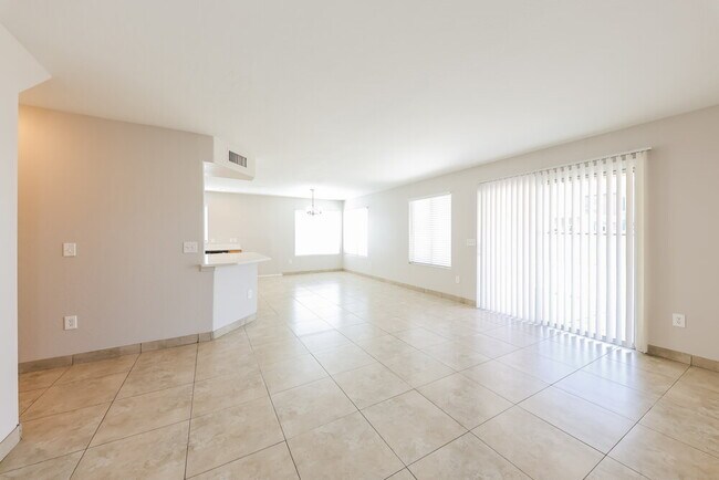 Photo - 12209 W Flanagan St