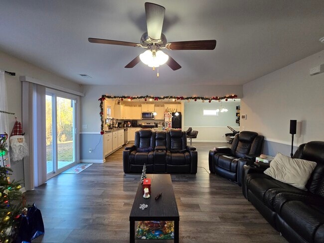 Photo - 335 Niblick Dr