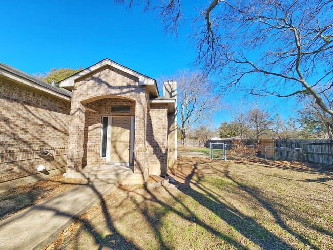 Photo - 1503 Cedar Park Dr Unit B