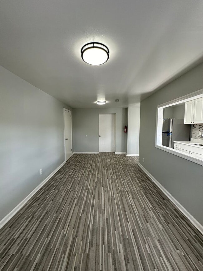 Photo - Somerset Apartments