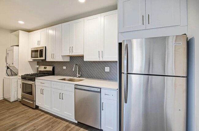 Building Photo - 1244 N Bosworth Ave Unit 1B