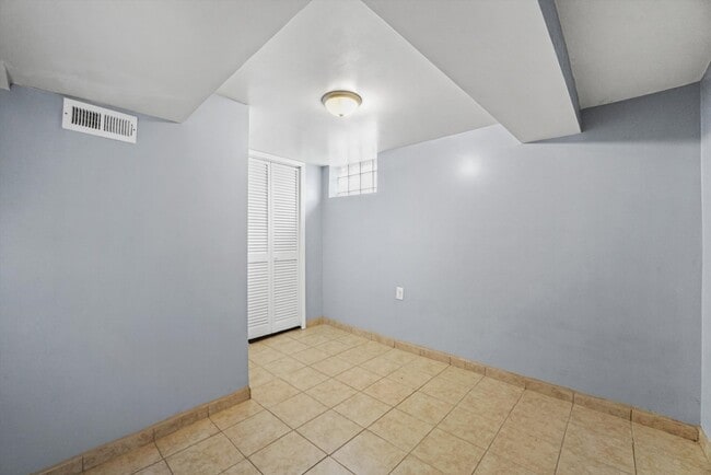 Photo - 7820 S Sawyer Ave