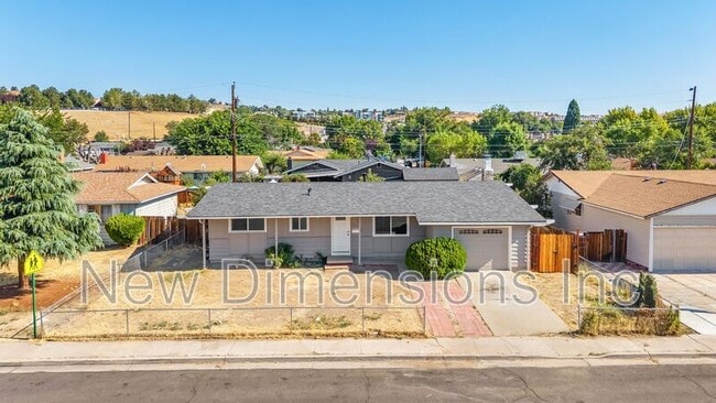 Photo - 2565 Pequop St