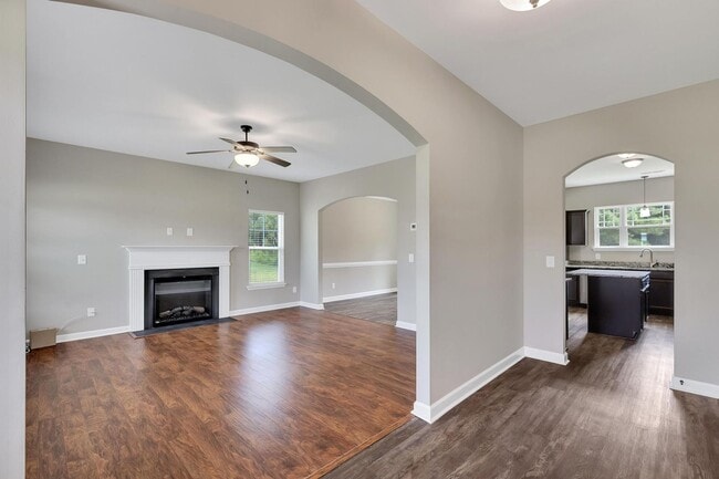 Photo - 3 Bedroom with BONUS in Swansboro HS District!