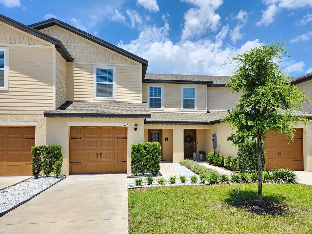 Photo - 1679 Wynford Cir