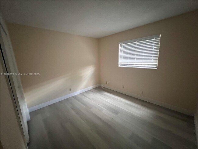 Photo - 1376 NW 93rd Ter Casa