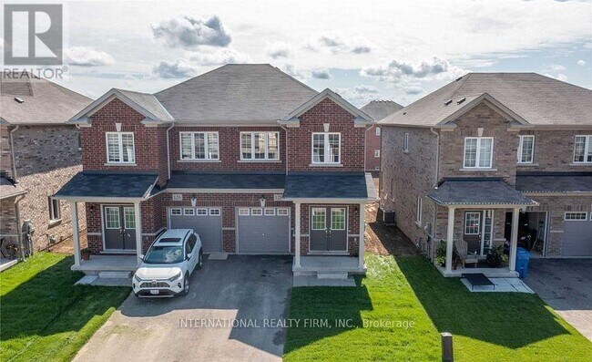 Photo - 128 Werry Ave