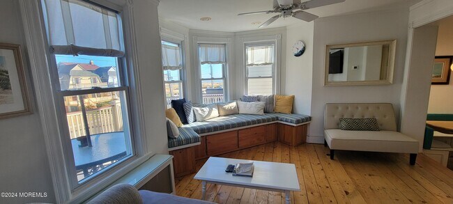8 Surf Ave