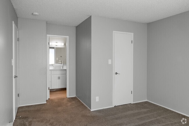 interior - Valencia Terrace Apartments