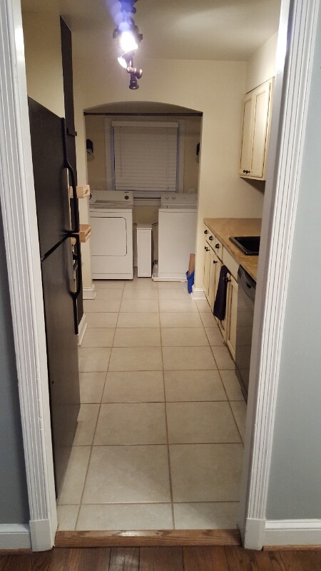 Photo - 4815 Delaware St