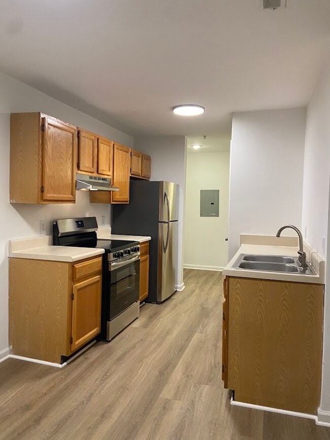 Kitchen - Acorn Grove Apartment Homes