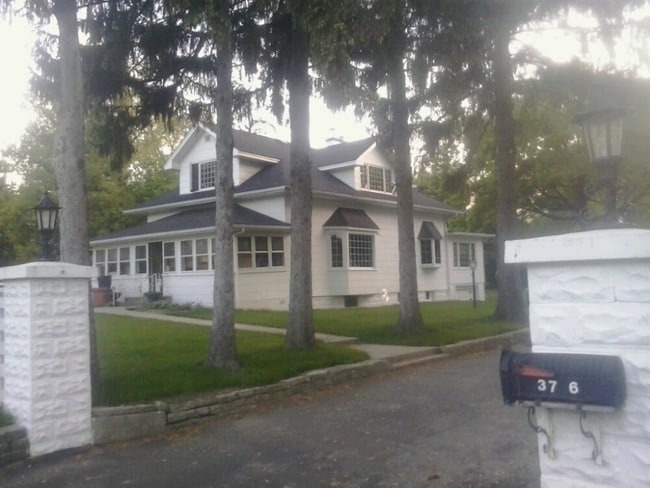 Building Photo - 3746 Fairview Ave