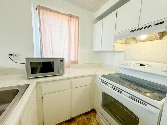 Photo - 2240 Kuhio Ave. Unidad 2505