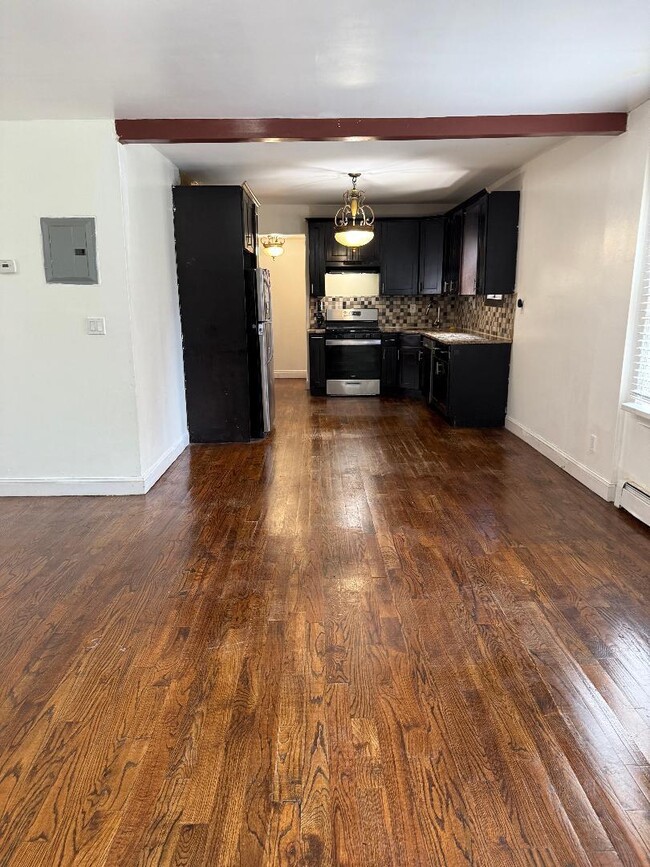 Photo - 191-27 116th Ave