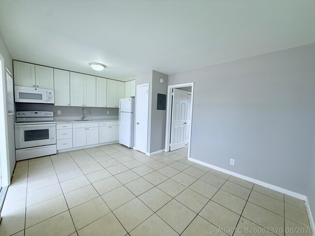 4308 Greenwood Ave