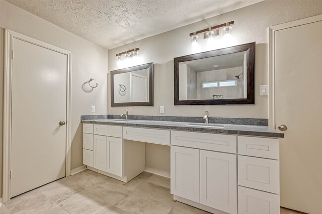 Photo - 3615 Highfalls Dr
