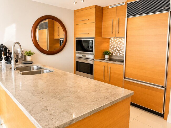 Photo - 465 Brickell Ave Unidad 2302