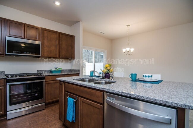 Photo - 415 White Oak Ridge Dr