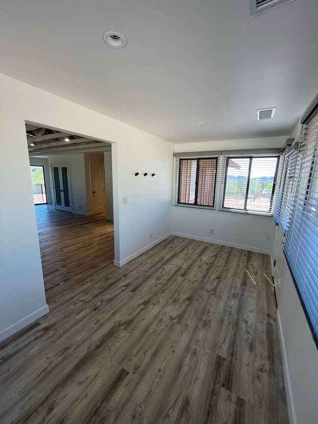 7017 E Bella Vista Dr