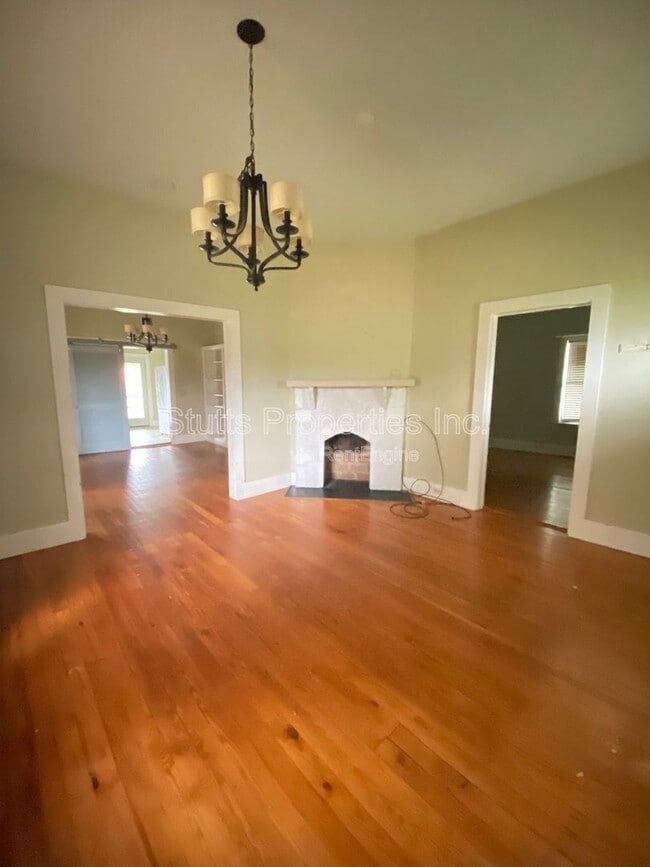 Photo - 403 Almon Ave