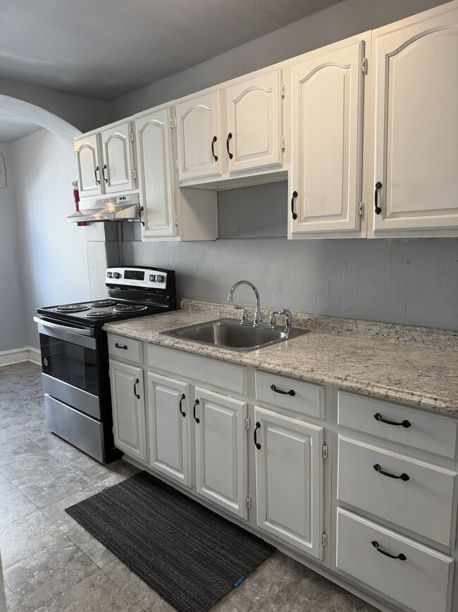 Photo - 2019 S Redfield St